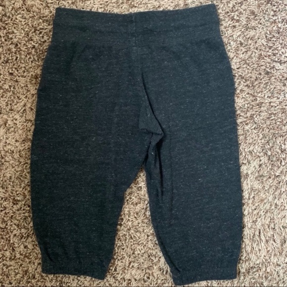 NWOT Nike Vintage Capri Sweatpants - Picture 4 of 6